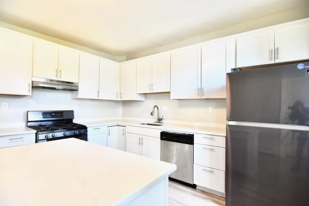 5 bed, 1 bath apartment for rent at 11 Drummond St Unit 2, Dorchester — photo 14 of 16