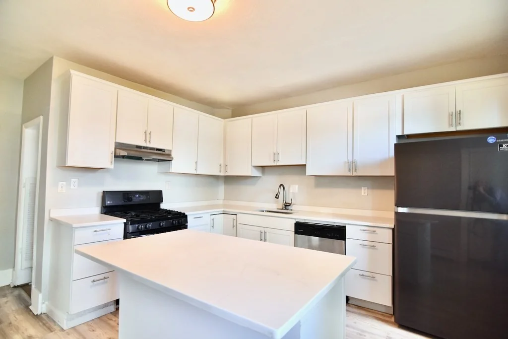 5 bed, 1 bath apartment for rent at 11 Drummond St Unit 2, Dorchester — photo 12 of 16