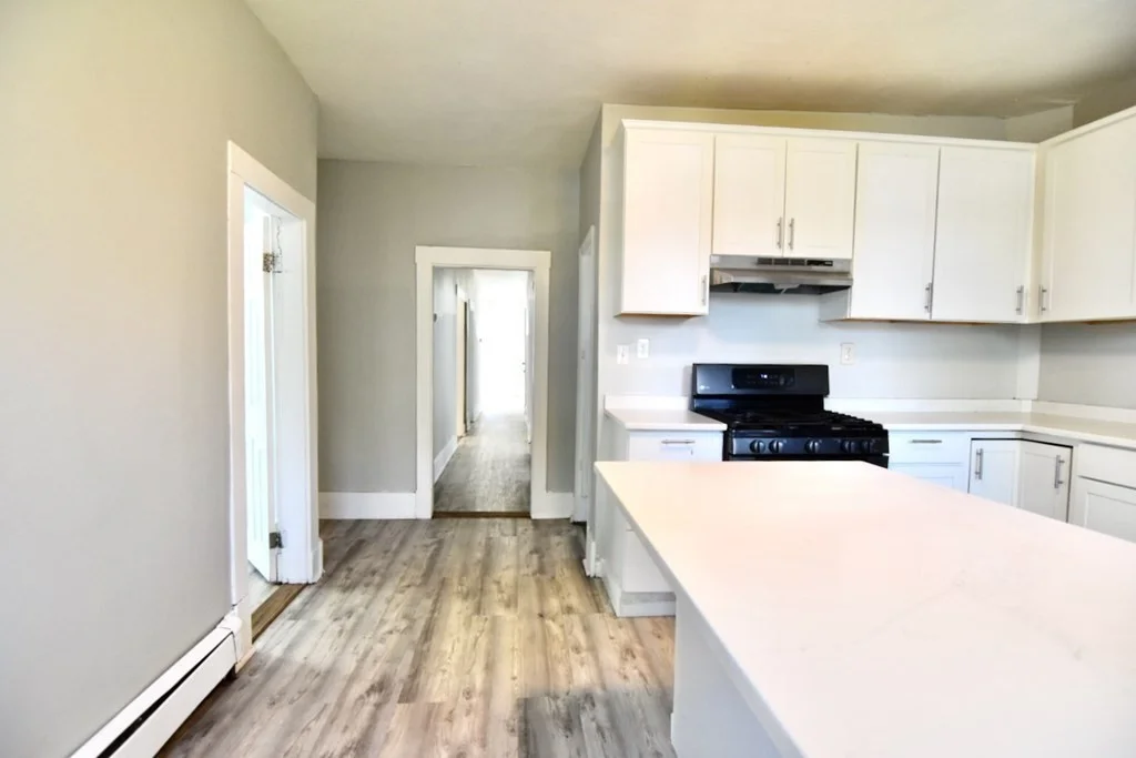 5 bed, 1 bath apartment for rent at 11 Drummond St Unit 2, Dorchester — photo 15 of 16