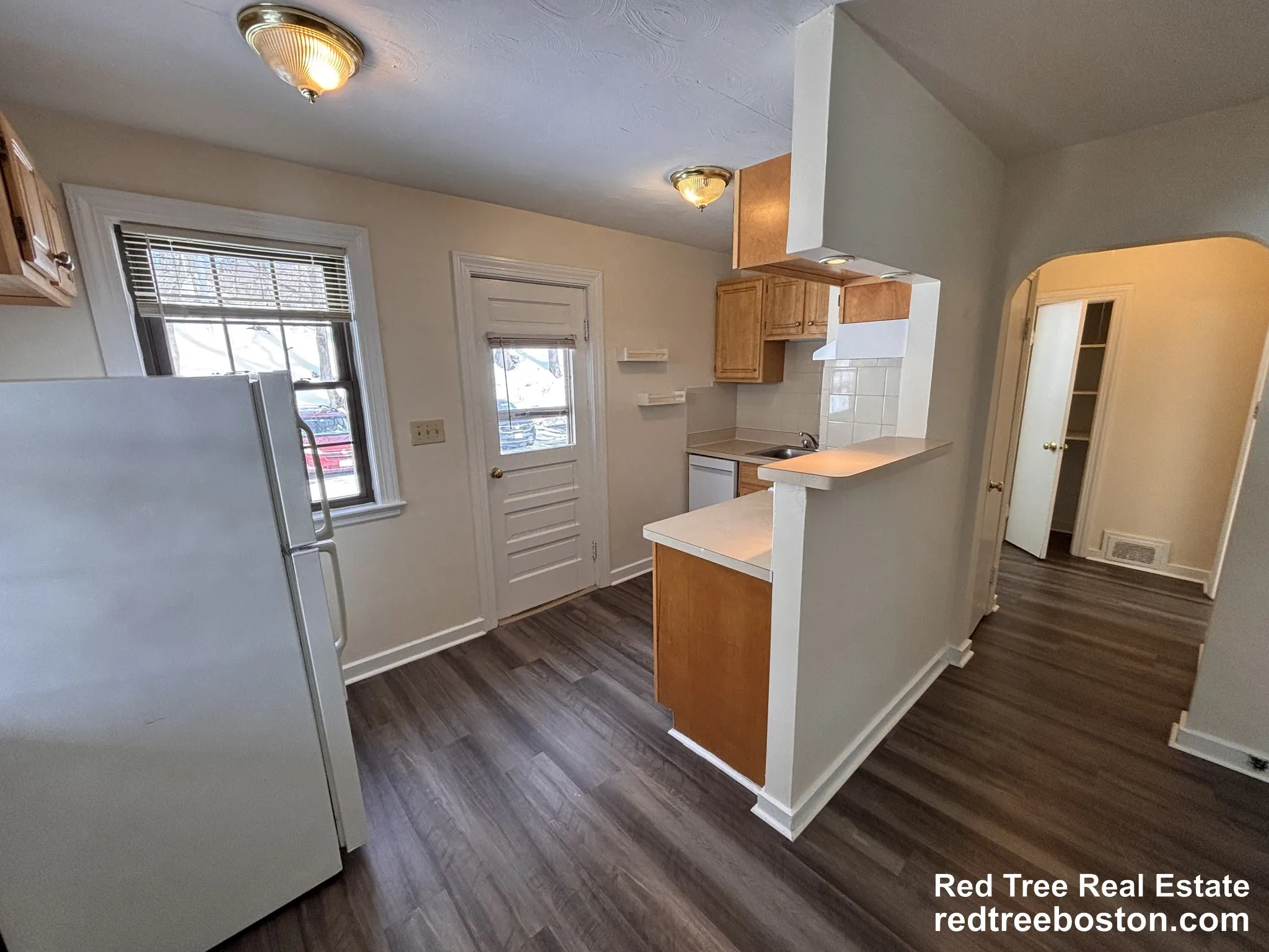 Studio bed, 1 bath apartment for rent at 11 Dudley St Unit C, Arlington — photo 2 of 13