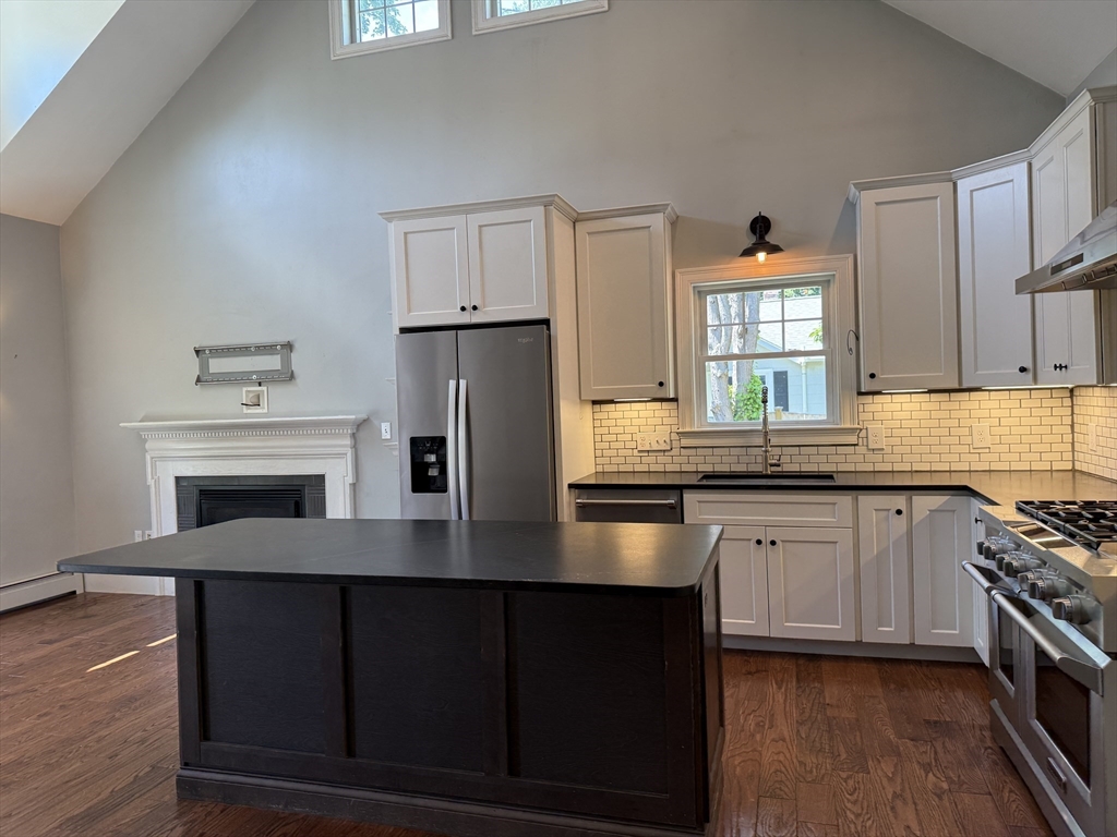 3 bed, 3 bath apartment for rent at 11 Durant Rd, Wellesley — photo 14 of 28