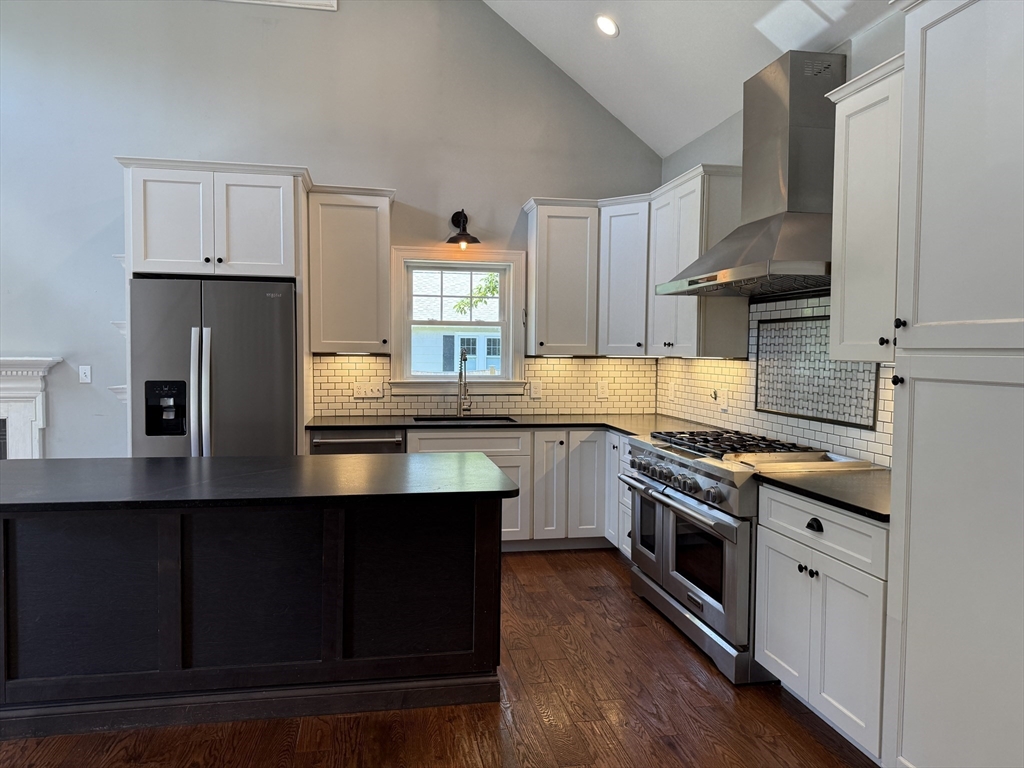 3 bed, 3 bath apartment for rent at 11 Durant Rd, Wellesley — photo 13 of 28