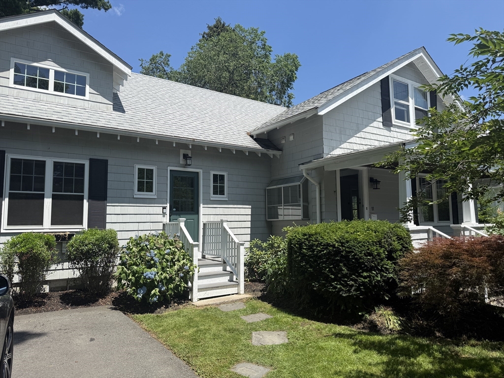 3 bed, 3 bath apartment for rent at 11 Durant Rd, Wellesley — photo 2 of 28