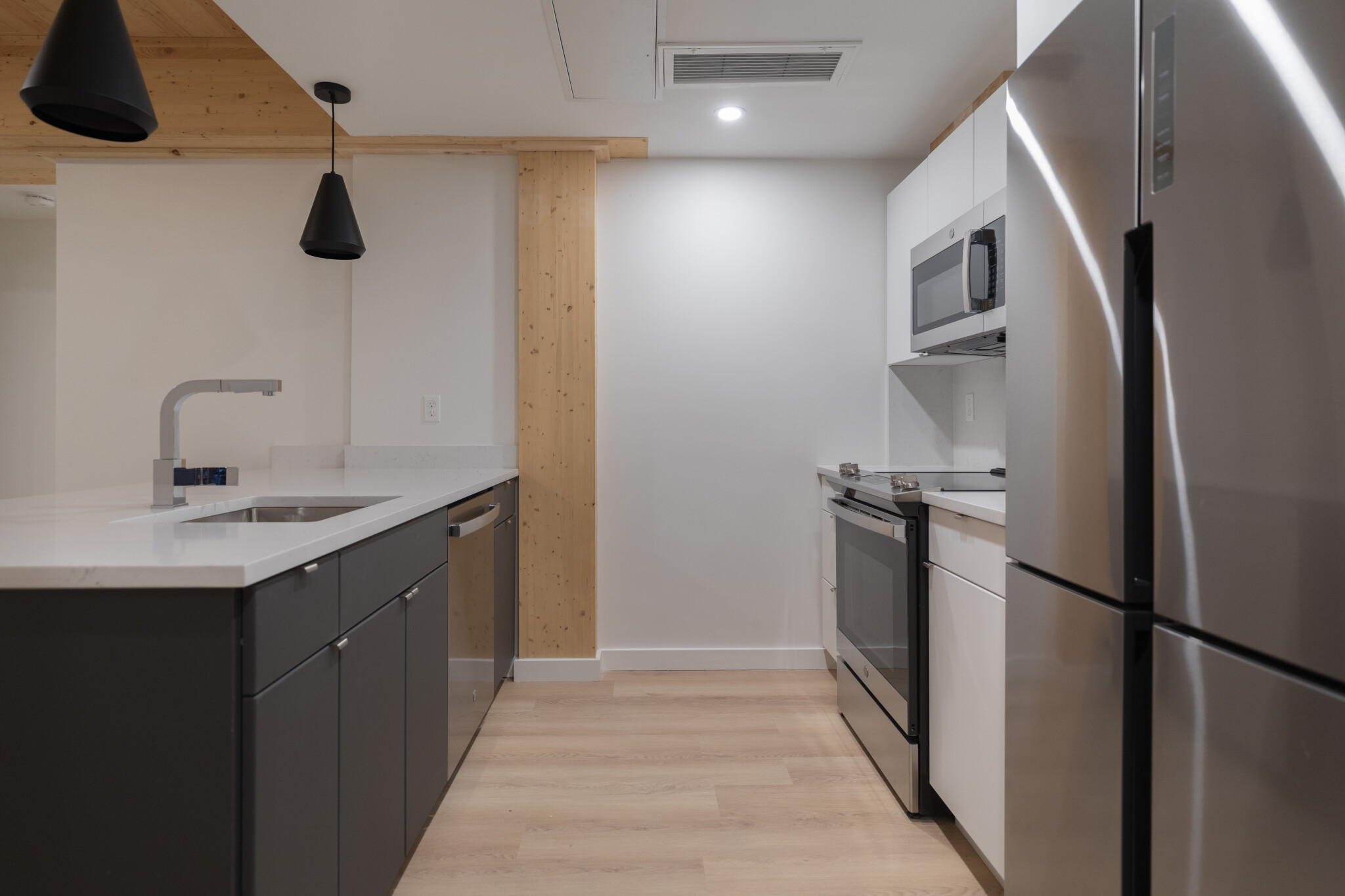 3 bed, 2 bath apartment for rent at 11 East Lenox St Unit 402D, Roxbury — photo 2 of 15