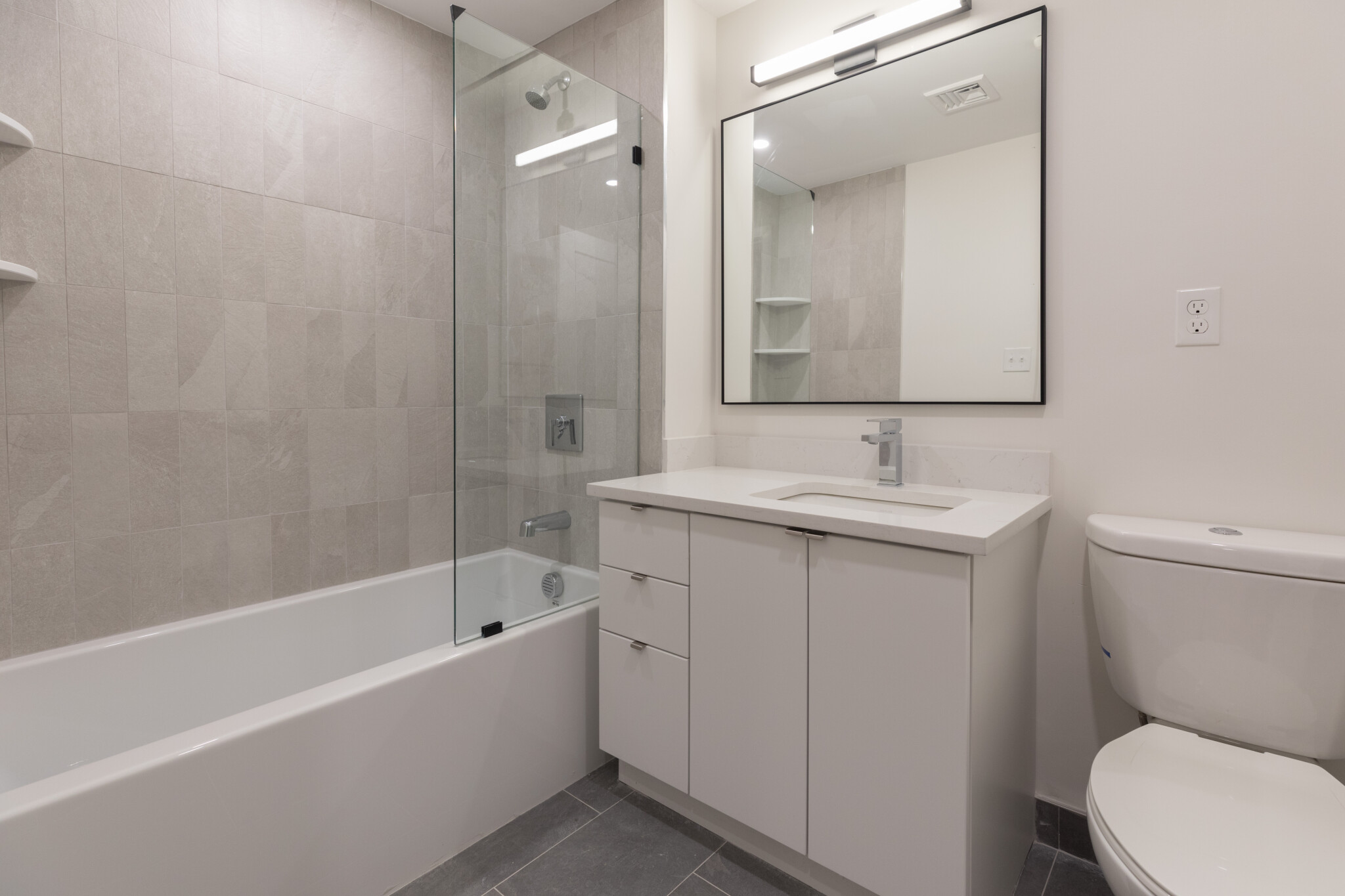 3 bed, 2 bath apartment for rent at 11 East Lenox St Unit 402D, Roxbury — photo 3 of 15