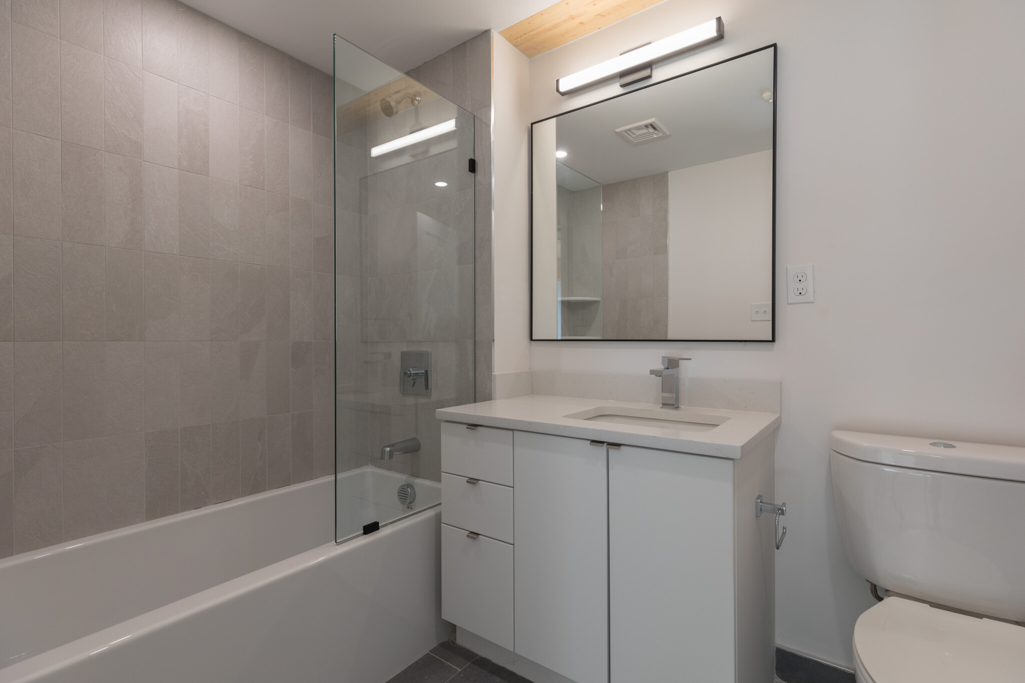 3 bed, 2 bath apartment for rent at 11 East Lenox St Unit 602L, Roxbury — photo 10 of 14