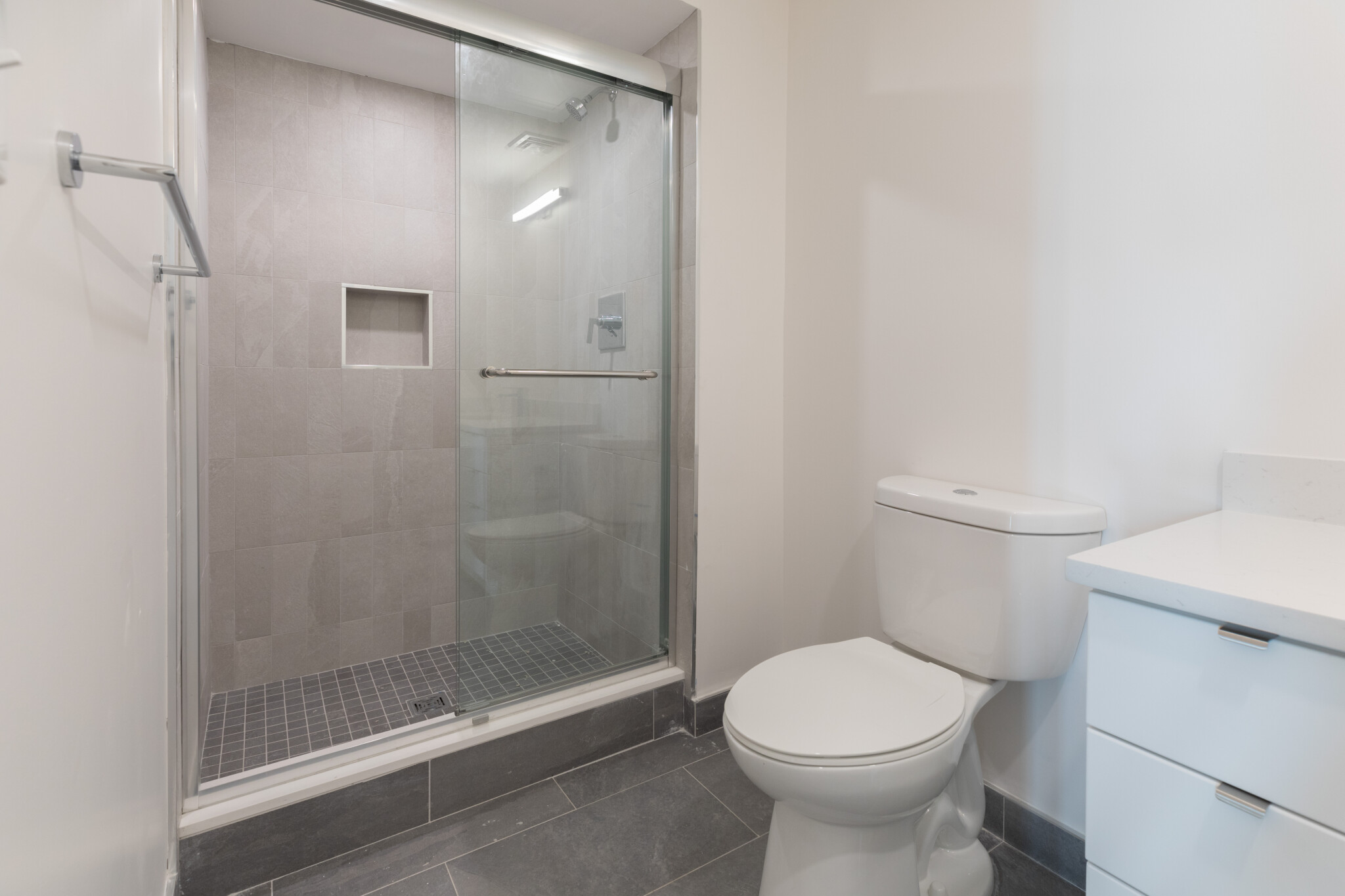3 bed, 2 bath apartment for rent at 11 East Lenox St Unit 602L, Roxbury — photo 5 of 14