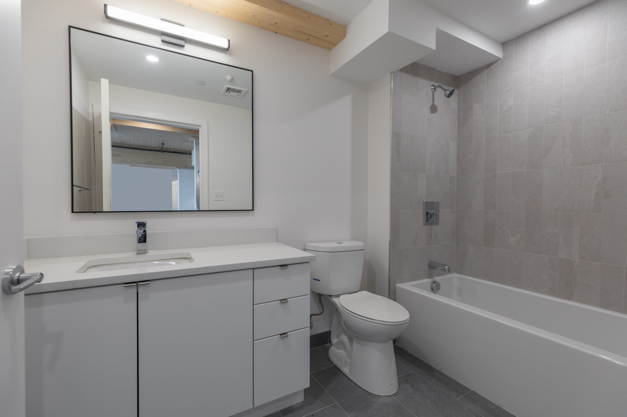 3 bed, 2 bath apartment for rent at 11 East Lenox St Unit 700, Roxbury — photo 2 of 17
