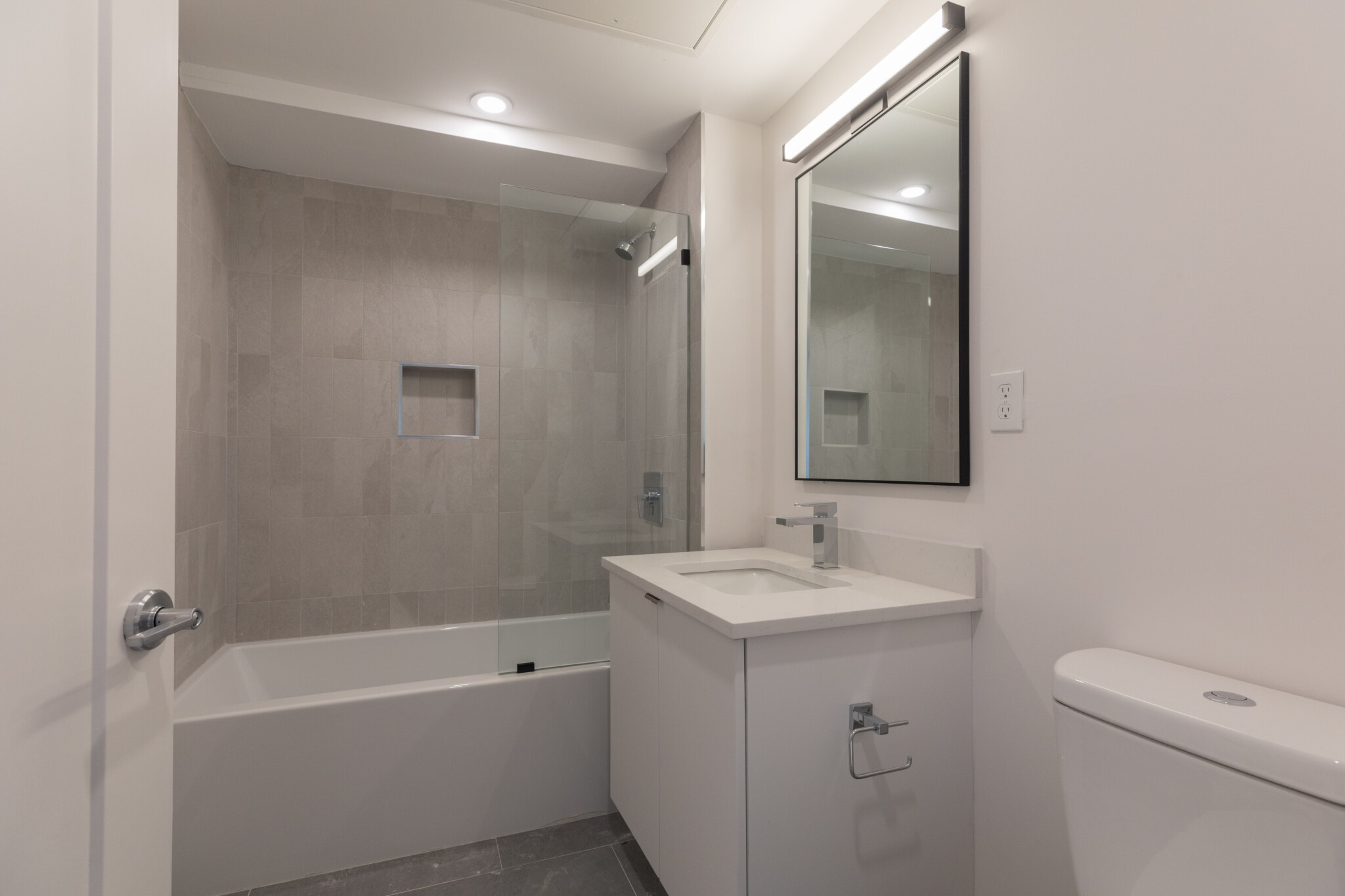3 bed, 2 bath apartment for rent at 11 East Lenox St Unit 700, Roxbury — photo 9 of 17