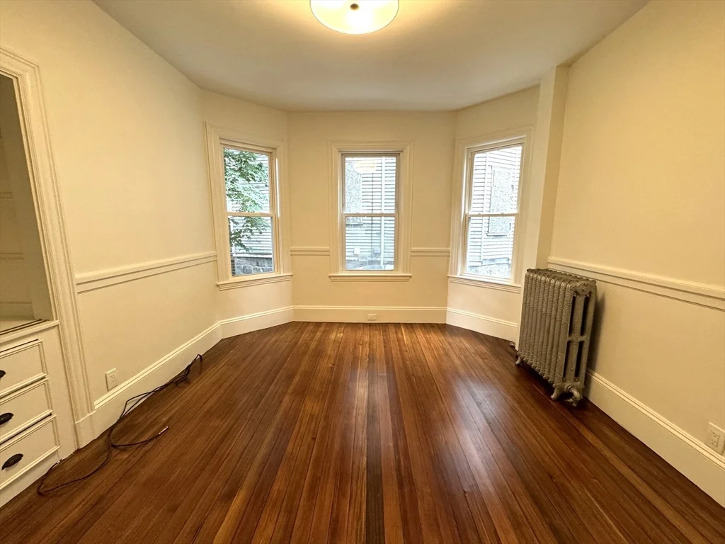 3 bed, 2 bath apartment for rent at 11 East Milton Rd Unit 1, High Street Hill — photo 6 of 25
