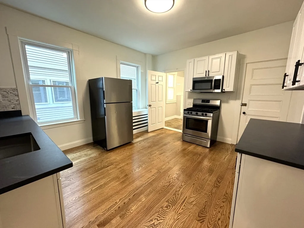 3 bed, 2 bath apartment for rent at 11 East Milton Rd Unit 1, High Street Hill — photo 2 of 25