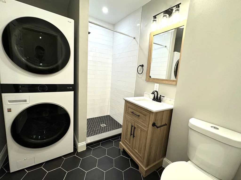 3 bed, 2 bath apartment for rent at 11 East Milton Rd Unit 1, High Street Hill — photo 19 of 25