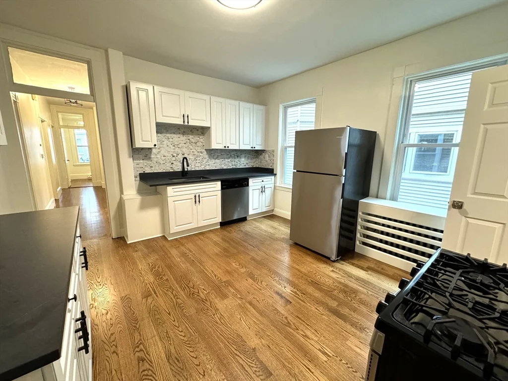3 bed, 2 bath apartment for rent at 11 East Milton Rd Unit 1, High Street Hill — photo 1 of 25