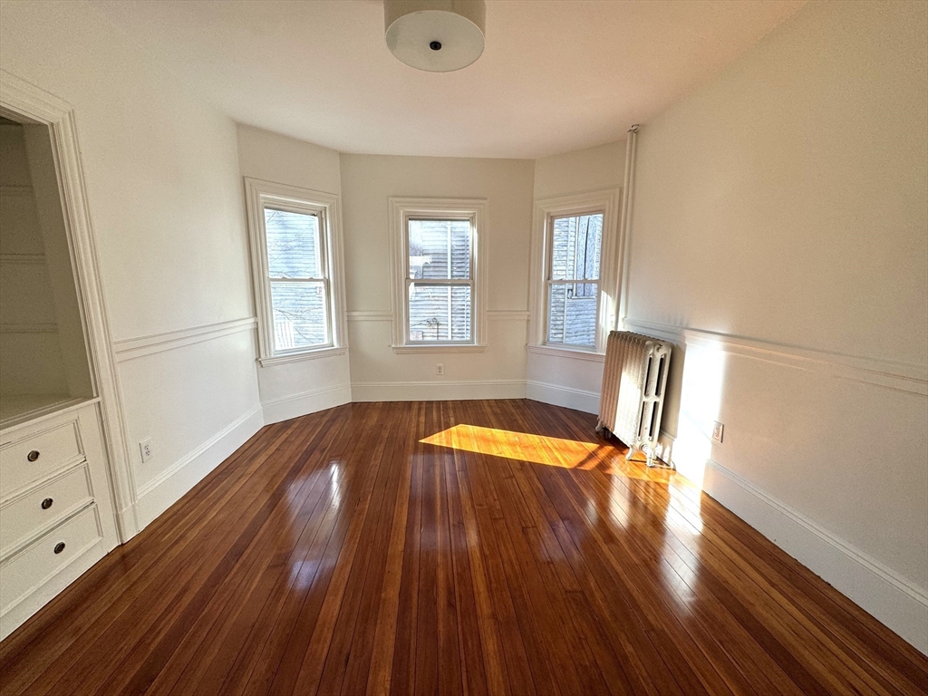 4 bed, 2 bath apartment for rent at 11 East Milton Rd Unit 2, Brookline — photo 9 of 23