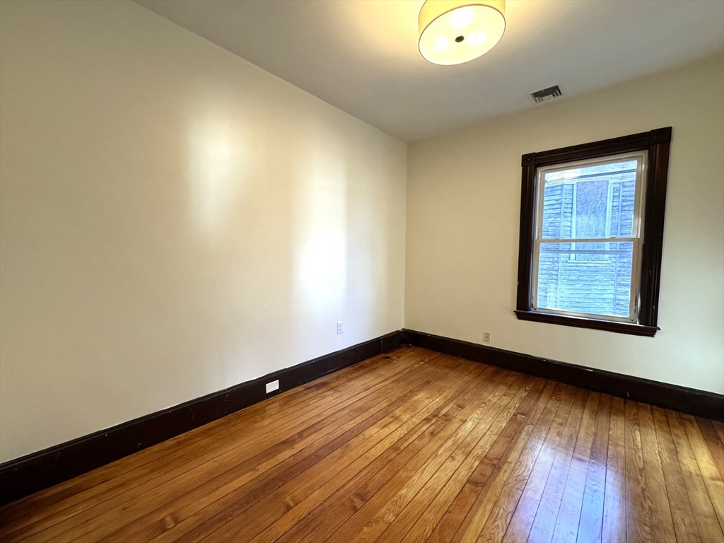 4 bed, 2 bath apartment for rent at 11 East Milton Rd Unit 3, Brookline — photo 22 of 25