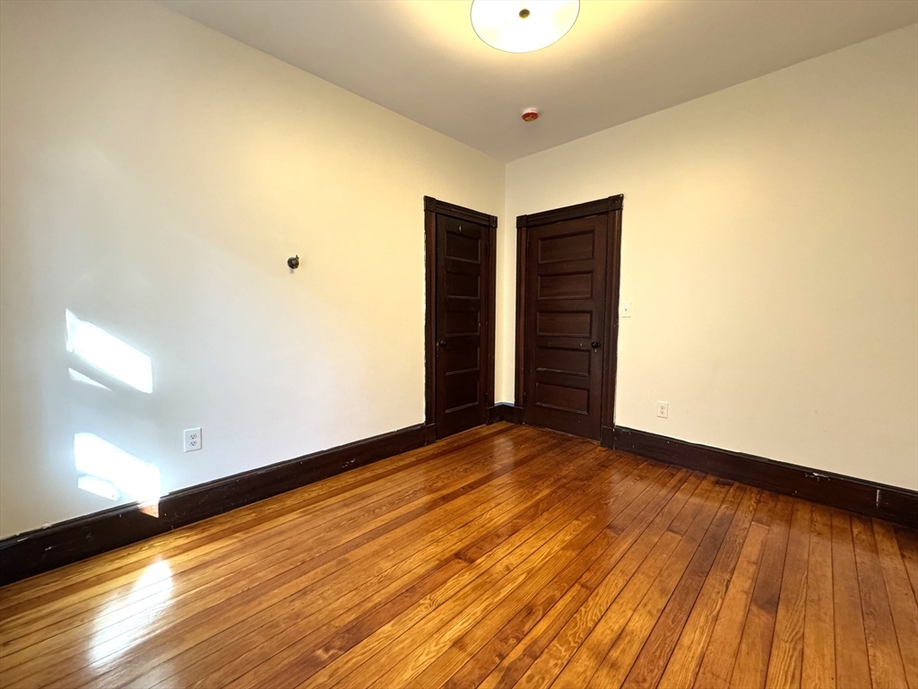 4 bed, 2 bath apartment for rent at 11 East Milton Rd Unit 3, Brookline — photo 24 of 25