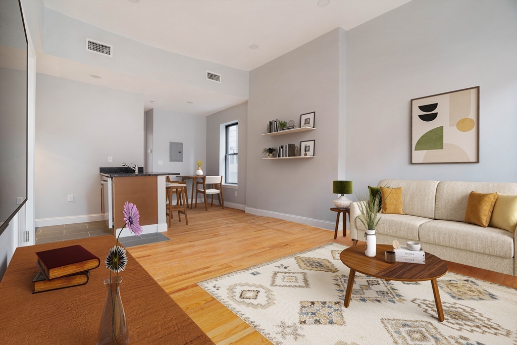2 bed, 1 bath apartment for rent at 11 East Springfield Unit B, South End — photo 3 of 17