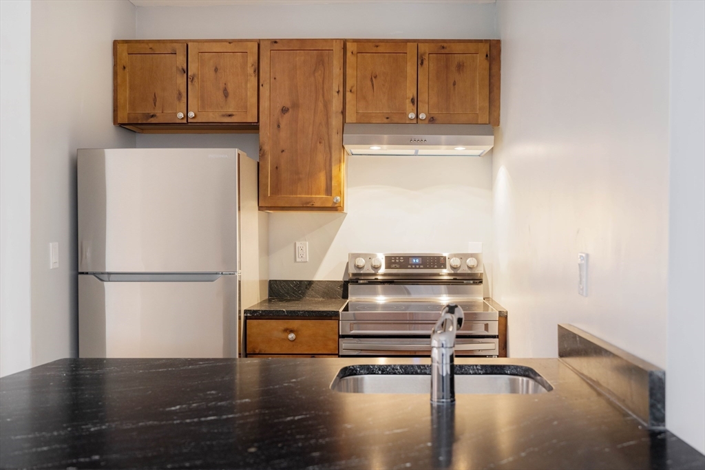 2 bed, 1 bath apartment for rent at 11 East Springfield Unit B, South End — photo 6 of 17