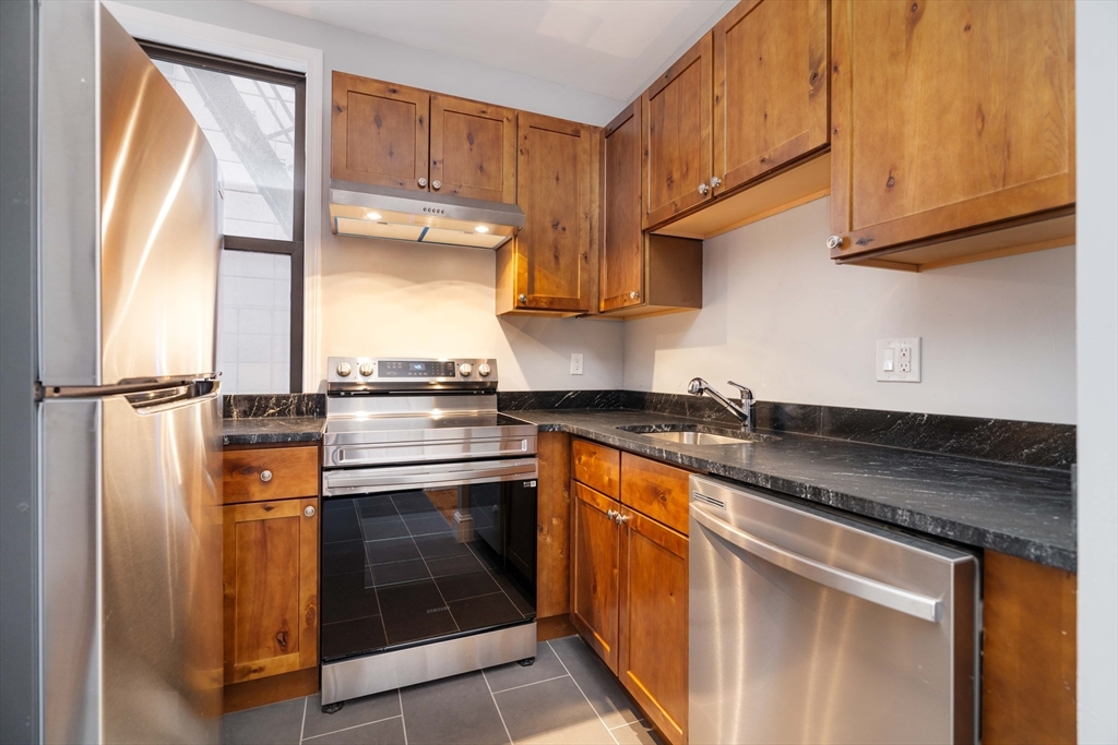 3 bed, 2 bath apartment for rent at 11 East Springfield Unit C, South End — photo 8 of 19
