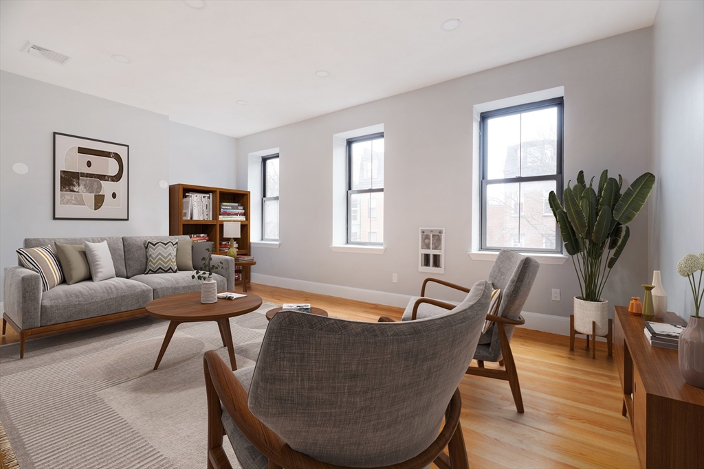 3 bed, 2 bath apartment for rent at 11 East Springfield Unit C, South End — photo 2 of 19