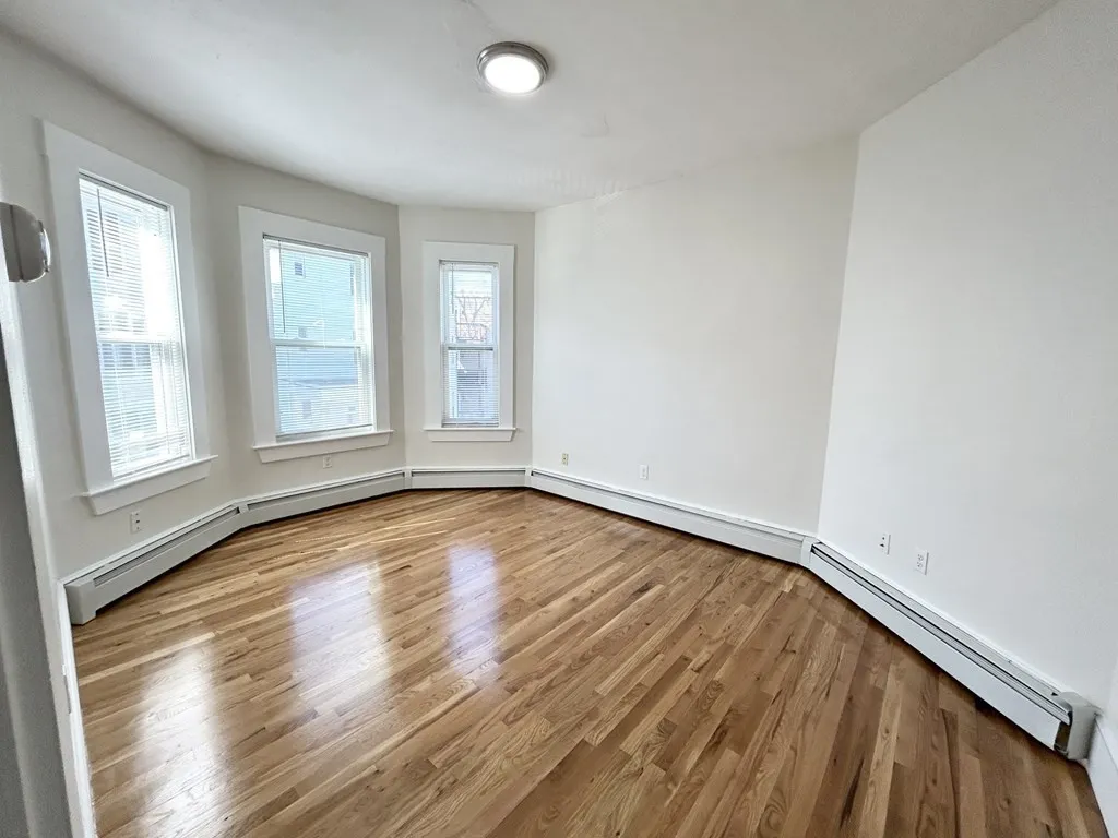 4 bed, 1 bath apartment for rent at 11 Elder St Unit 1, Boston — photo 2 of 8