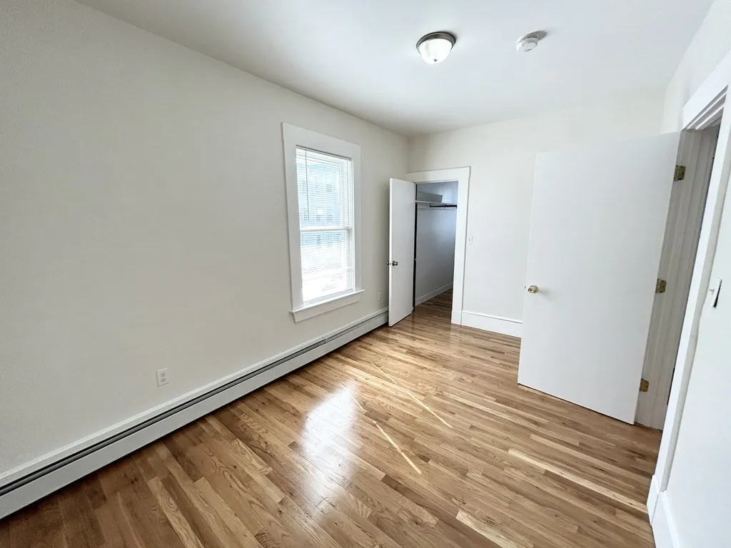 4 bed, 1 bath apartment for rent at 11 Elder St Unit 1, Boston — photo 6 of 8