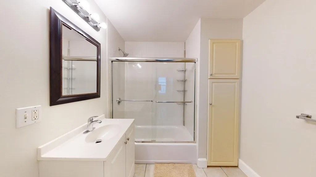 4 bed, 1 bath apartment for rent at 11 Elder St Unit 3, Boston — photo 25 of 26