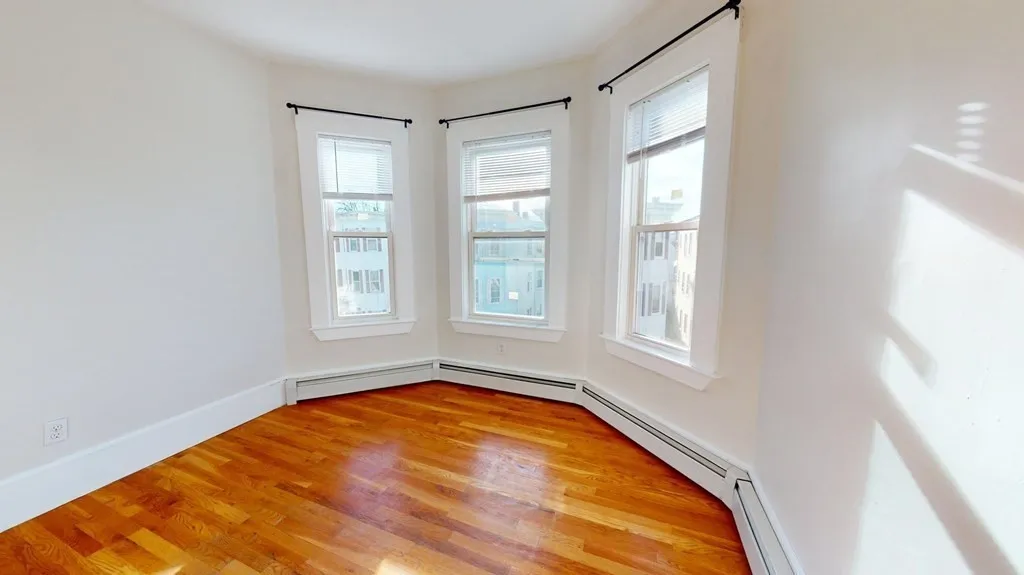 4 bed, 1 bath apartment for rent at 11 Elder St Unit 3, Boston — photo 5 of 26