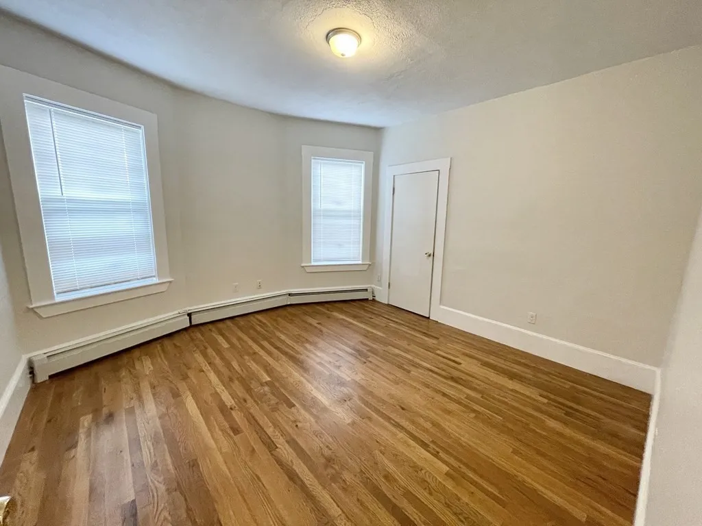 4 bed, 1 bath apartment for rent at 11 Elder St Unit 3, Boston — photo 15 of 26