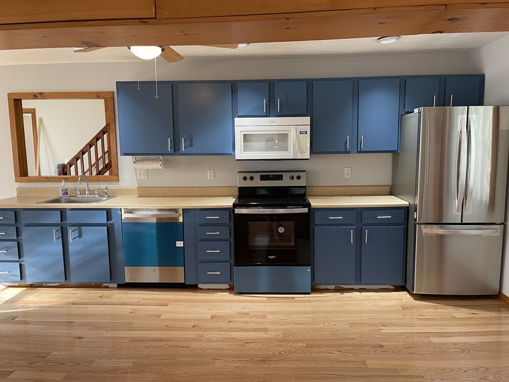 3 bed, 2 bath apartment for rent at 11 Elderberry Dr, North Easton — photo 4 of 21