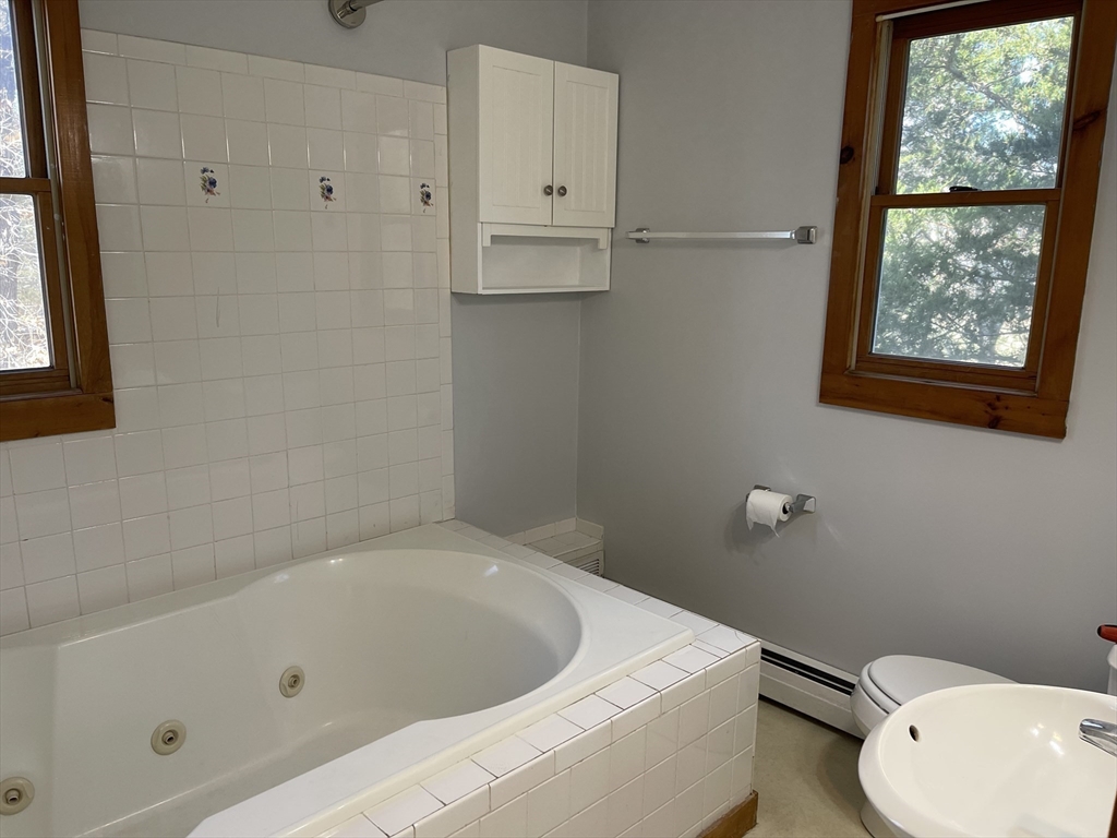3 bed, 2 bath apartment for rent at 11 Elderberry Dr, North Easton — photo 9 of 21