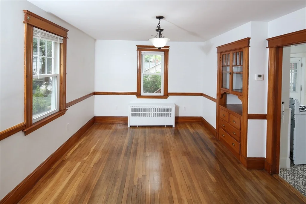 3 bed, 1 bath apartment for rent at 11 Elinor Rd, Weymouth — photo 5 of 12