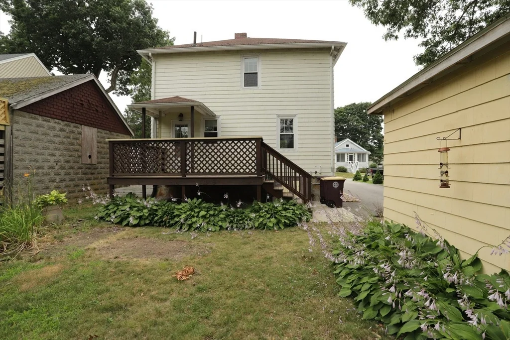 3 bed, 1 bath apartment for rent at 11 Elinor Rd, Weymouth — photo 12 of 12