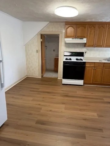 1 bed, 1 bath apartment for rent at 11 Elm St Unit 3, Ayer — photo 3 of 9