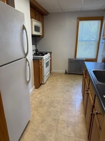 1 bed, 1 bath apartment for rent at 11 Elm St Unit 4, Ayer — photo 8 of 14