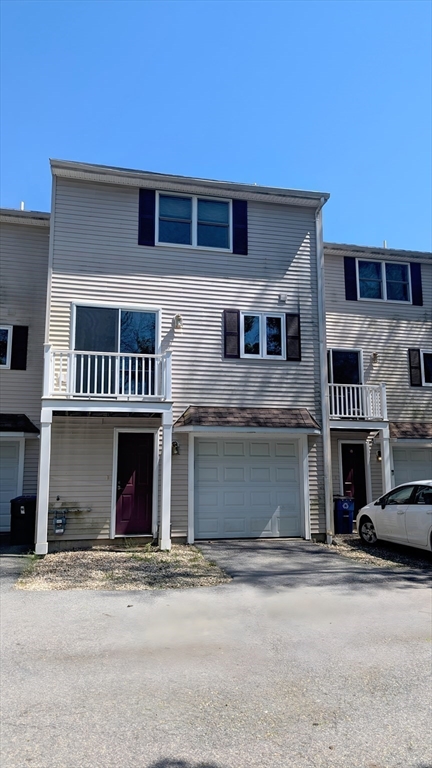 2 bed, 1 bath apartment for rent at 11 Endicott Unit B, Peabody — photo 1 of 21