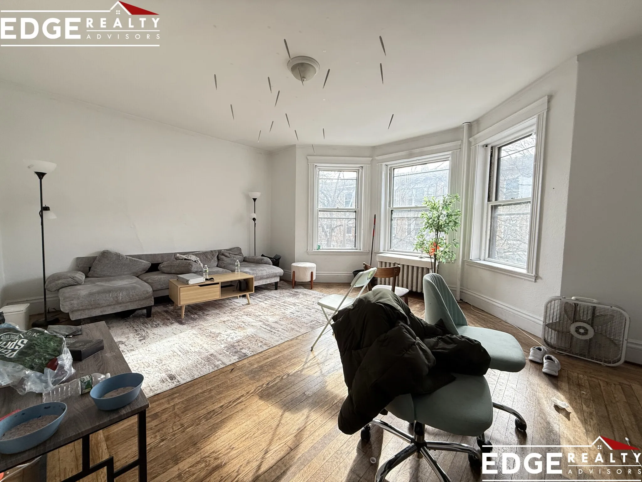 5 bed, 1.5 bath apartment for rent at 11 Euston St Unit 2, Brookline — photo 4 of 10