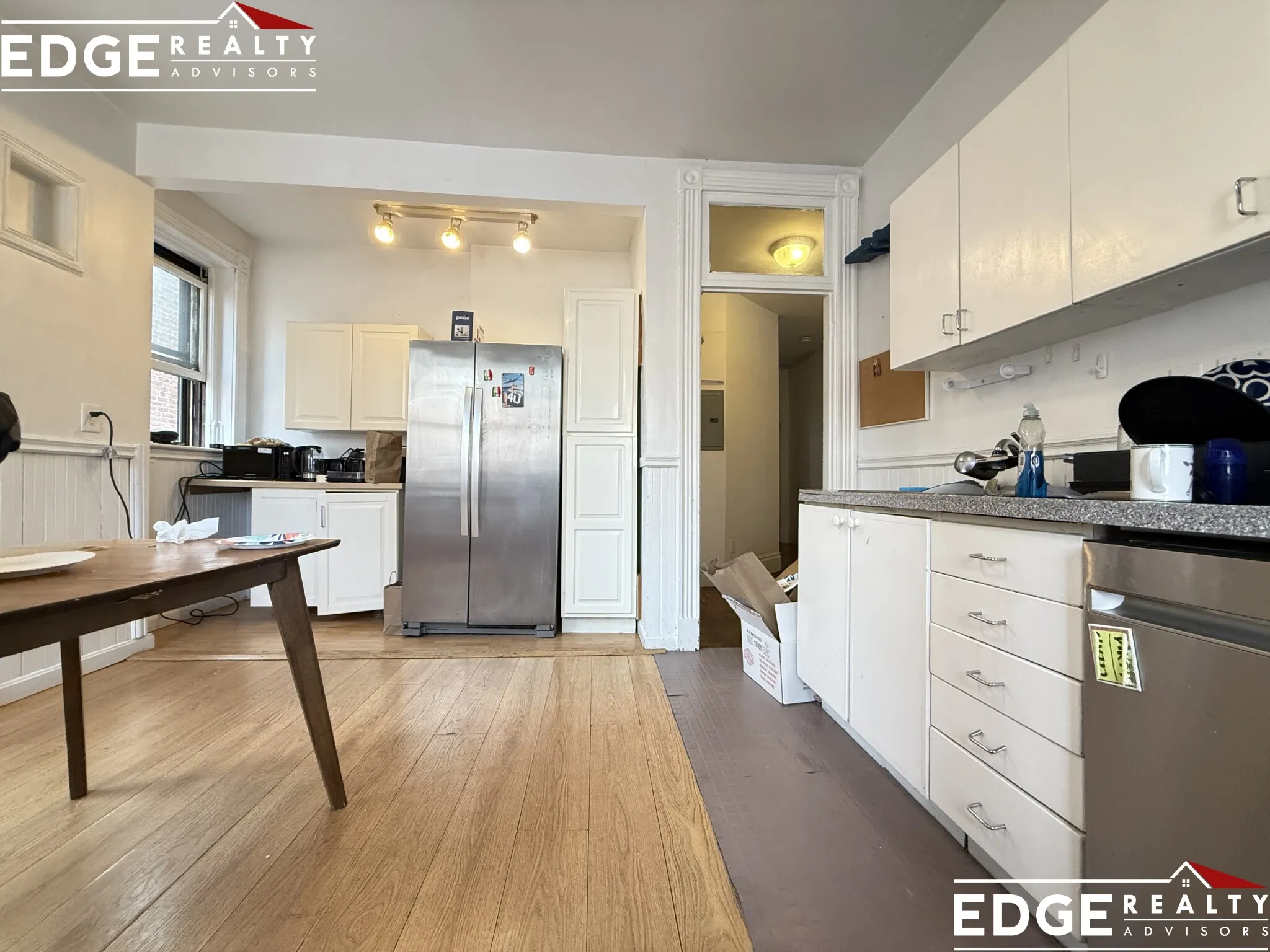 5 bed, 1.5 bath apartment for rent at 11 Euston St Unit 2, Brookline — photo 1 of 10