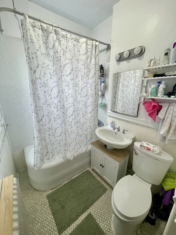 5 bed, 1 bath apartment for rent at 11 Euston St Unit 3, Brookline — photo 19 of 22