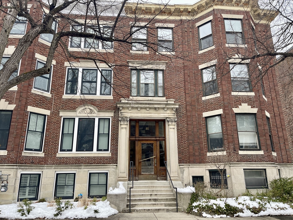 5 bed, 1 bath apartment for rent at 11 Euston St Unit 3, Brookline — photo 22 of 22