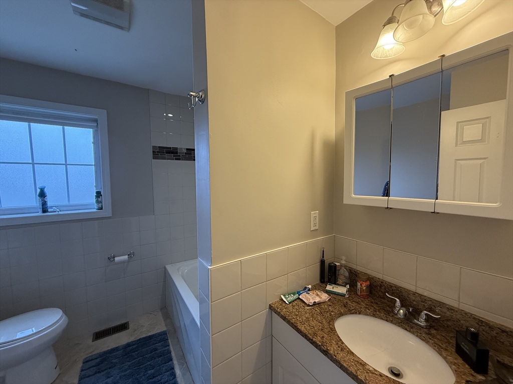 2 bed, 2 bath apartment for rent at 11 Everett Ave Unit 3, East Somerville — photo 12 of 18