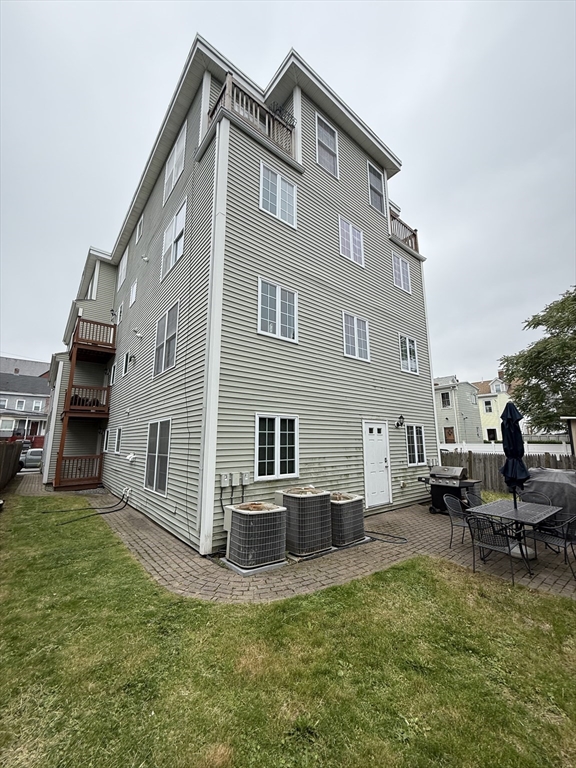 2 bed, 2 bath apartment for rent at 11 Everett Ave Unit 3, East Somerville — photo 18 of 18