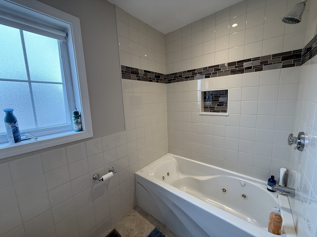 2 bed, 2 bath apartment for rent at 11 Everett Ave Unit 3, East Somerville — photo 13 of 18