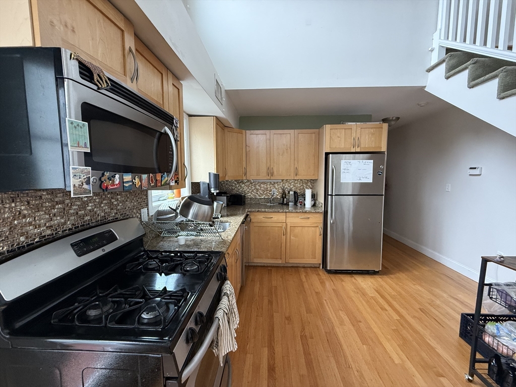 2 bed, 2 bath apartment for rent at 11 Everett Ave Unit 3, East Somerville — photo 6 of 18