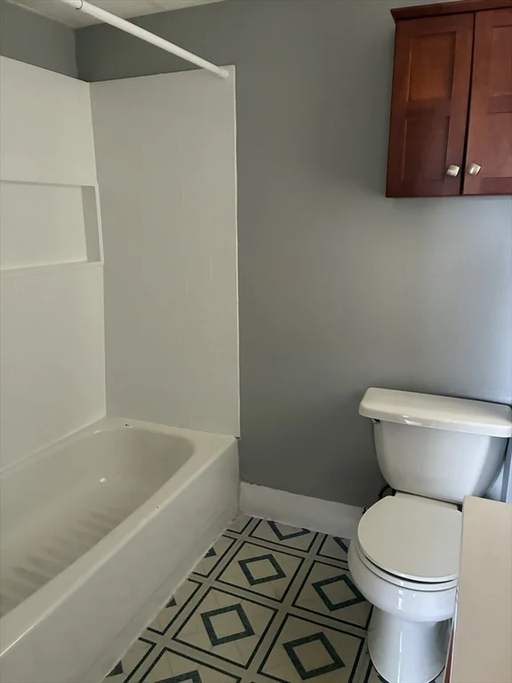 2 bed, 1 bath apartment for rent at 11 Fair St Unit 3, Gloucester — photo 8 of 8