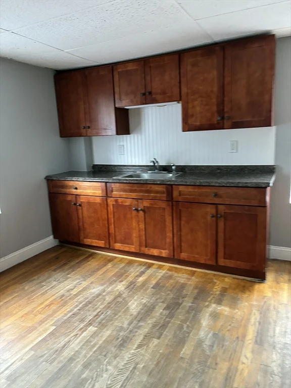 2 bed, 1 bath apartment for rent at 11 Fair St Unit 3, Gloucester — photo 4 of 8