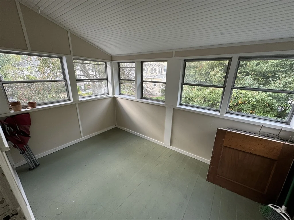 3 bed, 1 bath apartment for rent at 11 Fairfield St Unit 2, Watertown — photo 9 of 11