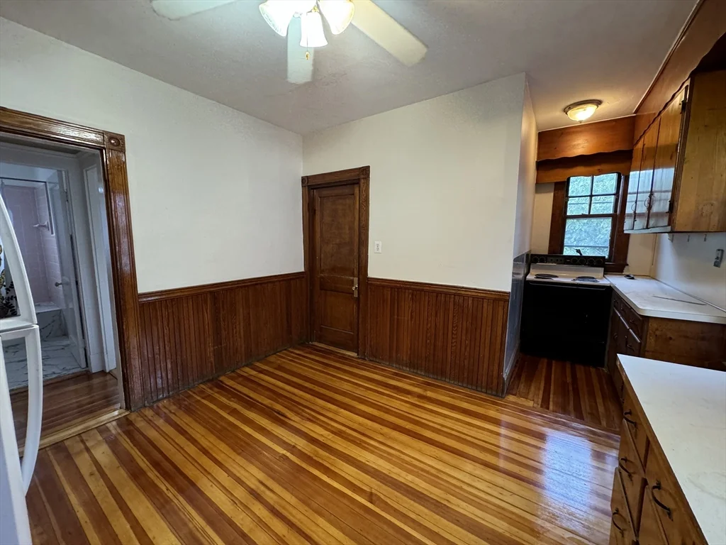 3 bed, 1 bath apartment for rent at 11 Fairfield St Unit 2, Watertown — photo 5 of 11