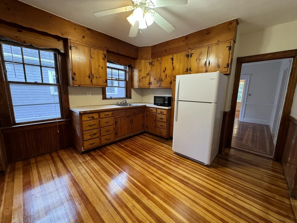 3 bed, 1 bath apartment for rent at 11 Fairfield St Unit 2, Watertown — photo 2 of 11
