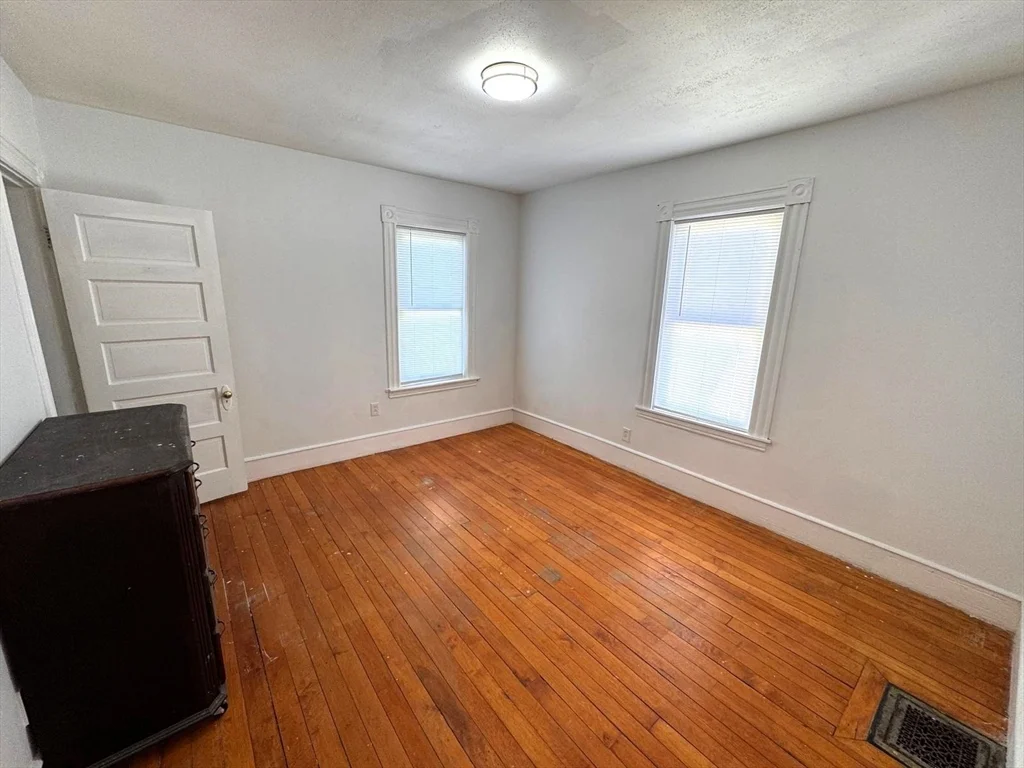 3 bed, 1 bath apartment for rent at 11 Fairmont Pl Unit 3, Malden — photo 11 of 12